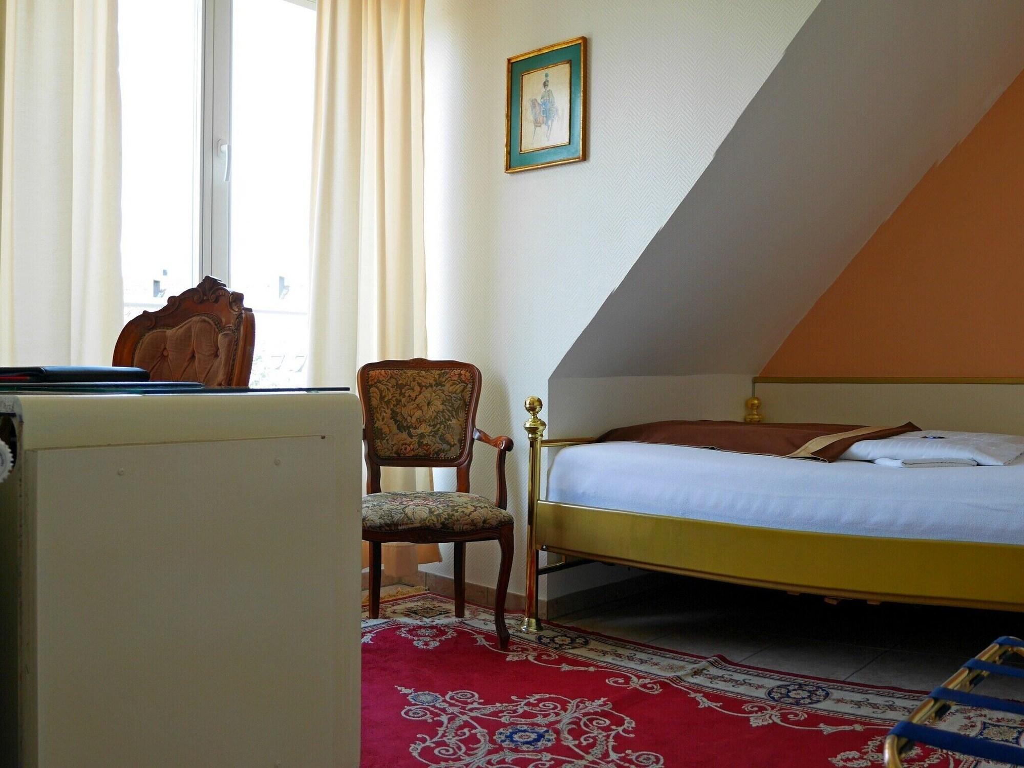 Haus Mooren, Hotel Garni Düsseldorf Dış mekan fotoğraf