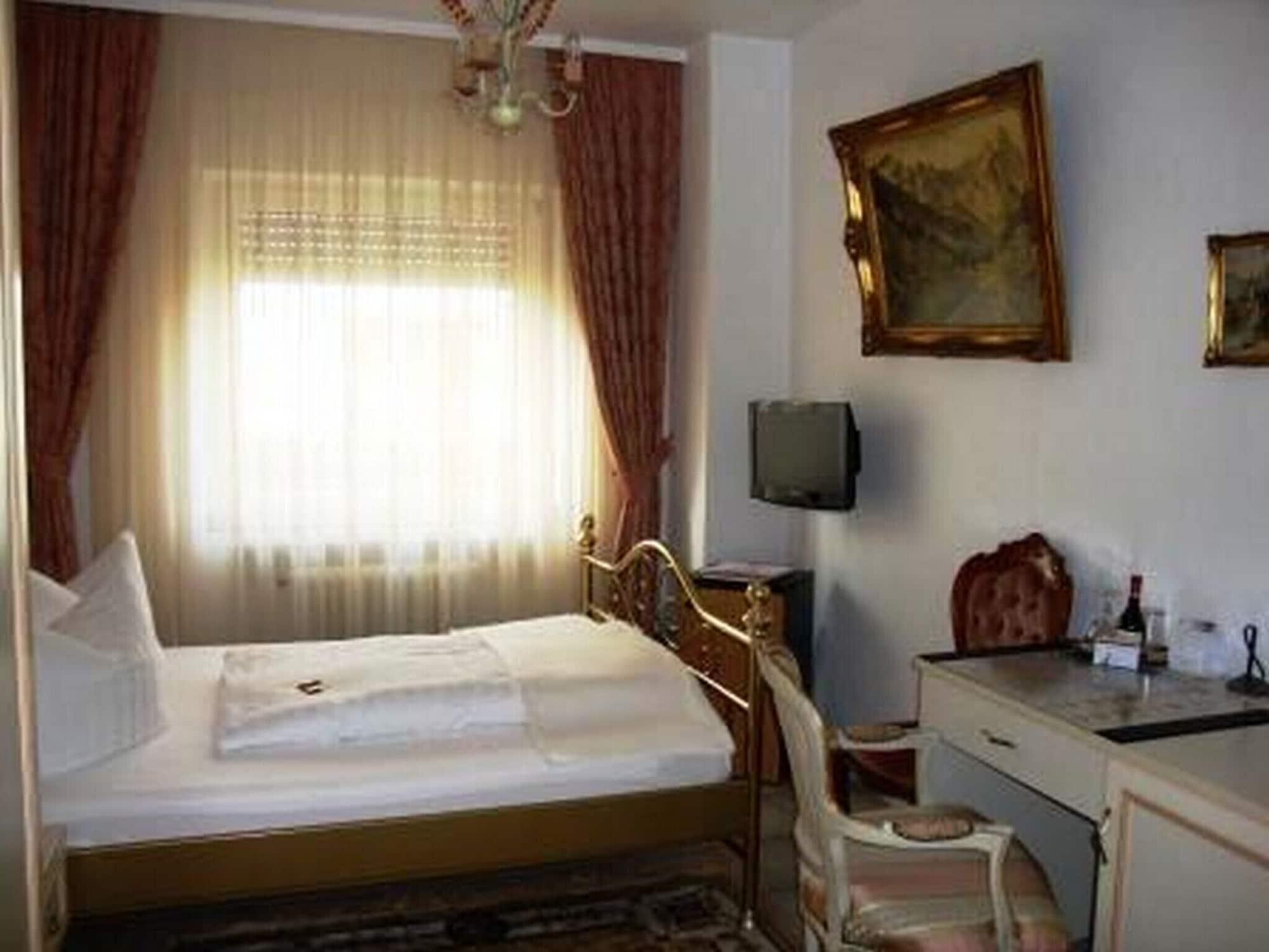 Haus Mooren, Hotel Garni Düsseldorf Dış mekan fotoğraf