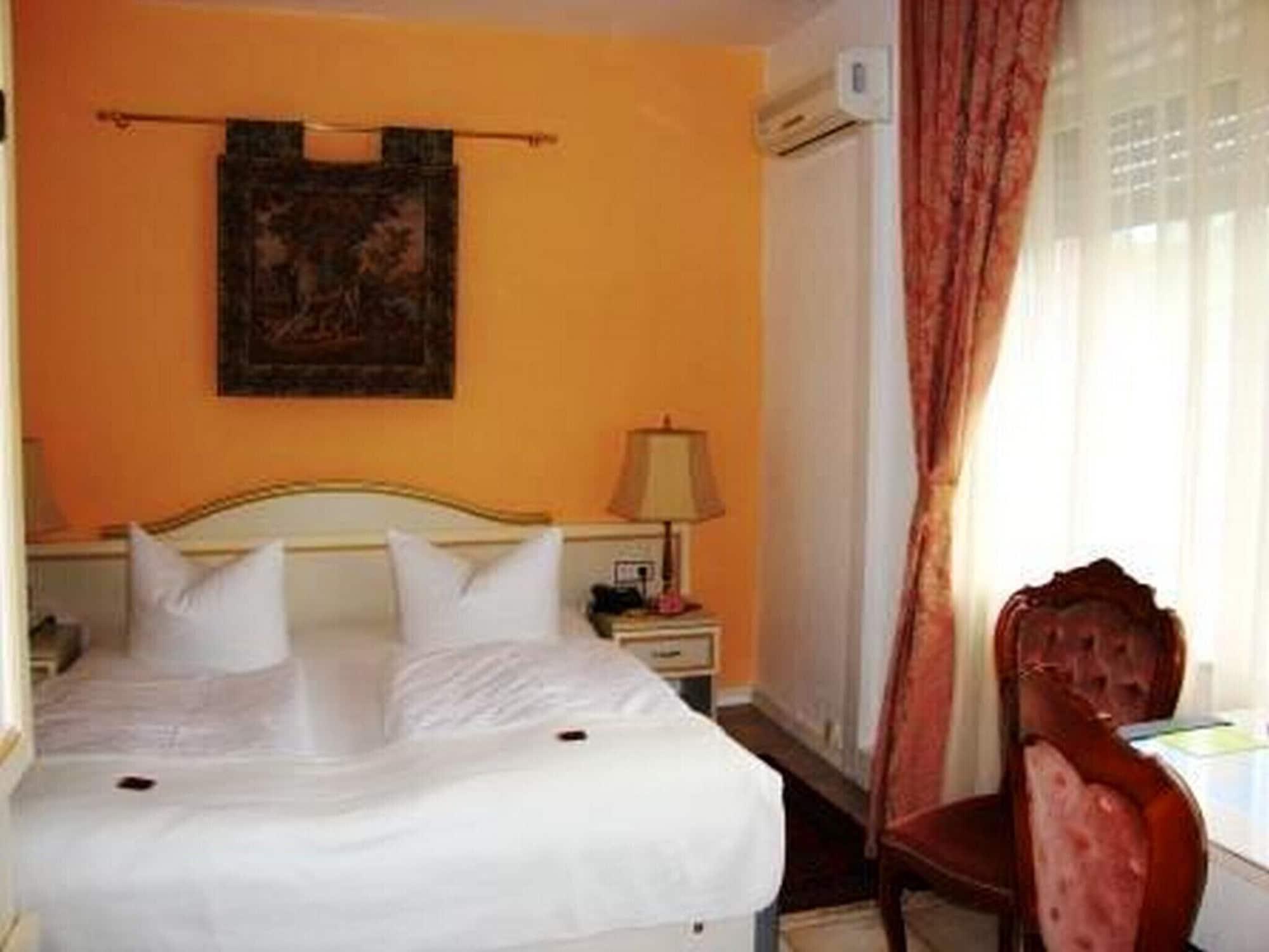 Haus Mooren, Hotel Garni Düsseldorf Dış mekan fotoğraf