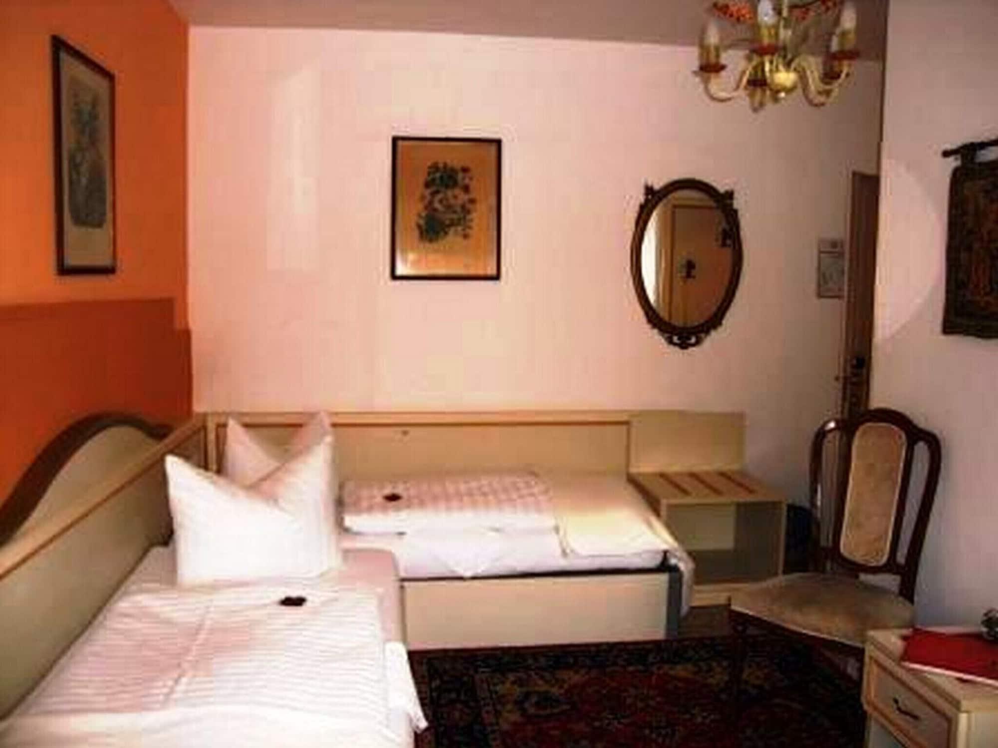 Haus Mooren, Hotel Garni Düsseldorf Dış mekan fotoğraf