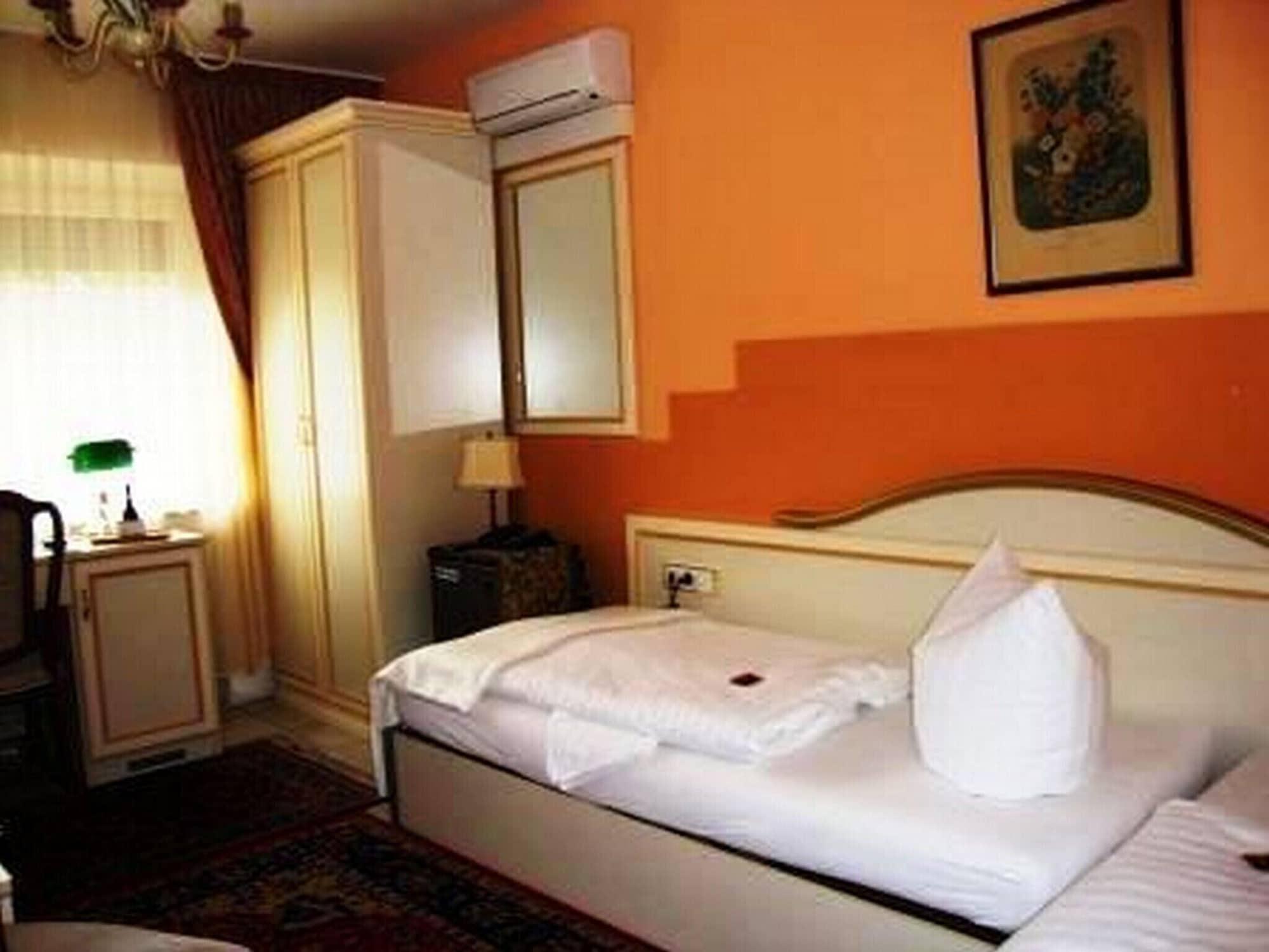 Haus Mooren, Hotel Garni Düsseldorf Dış mekan fotoğraf