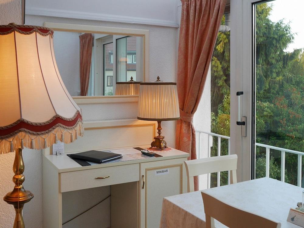 Haus Mooren, Hotel Garni Düsseldorf Dış mekan fotoğraf