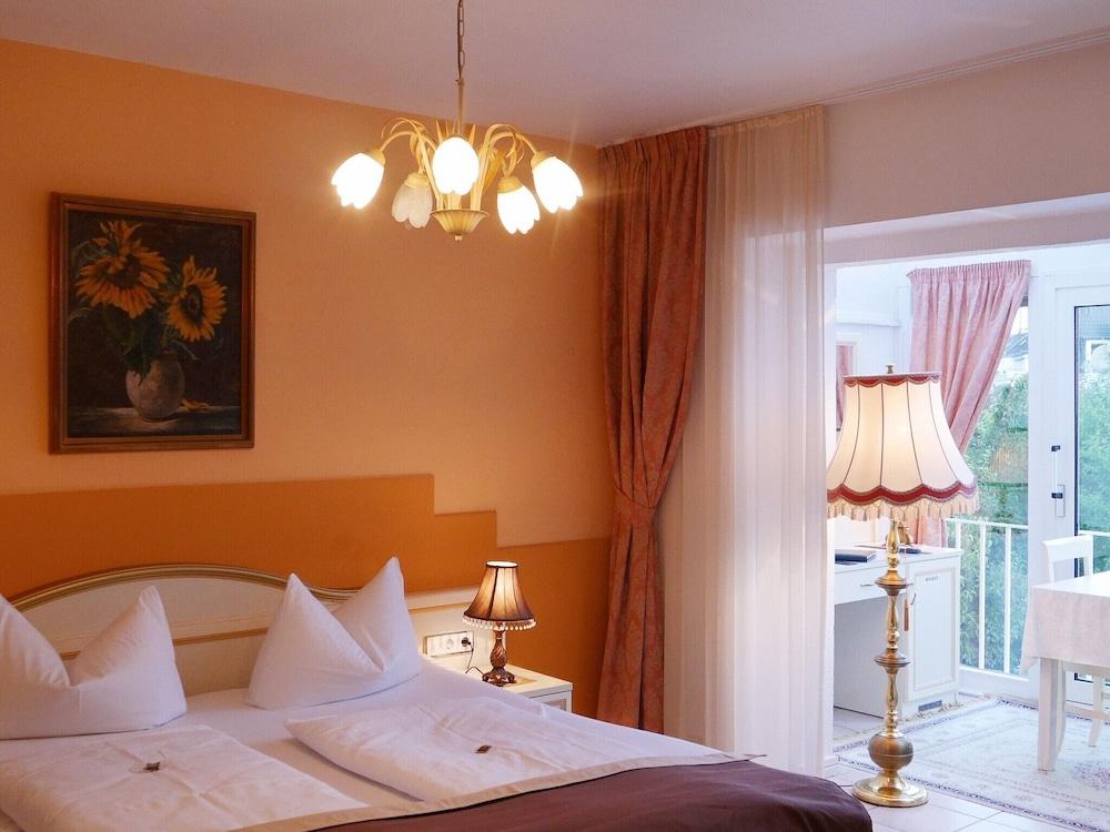 Haus Mooren, Hotel Garni Düsseldorf Dış mekan fotoğraf
